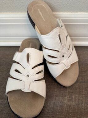Croft & Barrow Piper White Cutout Slip‑On Sandals Women’s 8.5